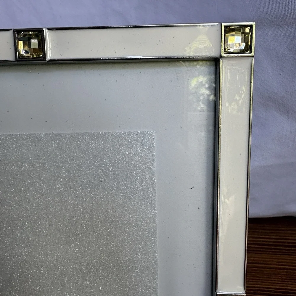 White Enamel Picture Frame Set of 2 Crystal Accent 4x6 Tabletop Photo Frames